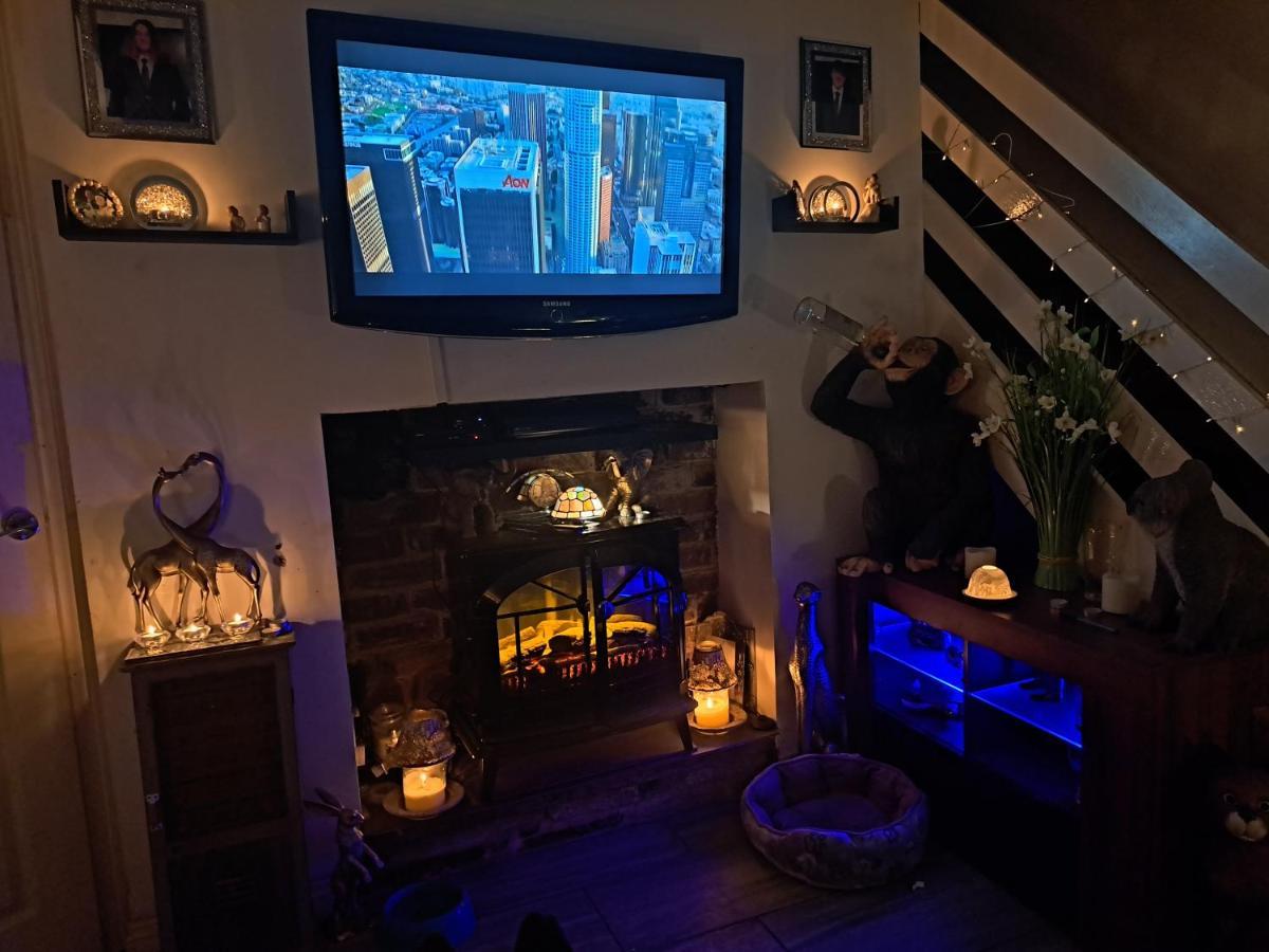 All Seasons Weavers Cottage Холмфирт Экстерьер фото